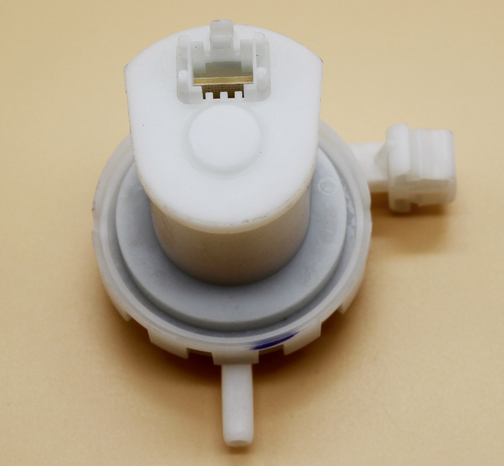 A615924 Аналоговый датчик давления Bosch SMA070  !!!