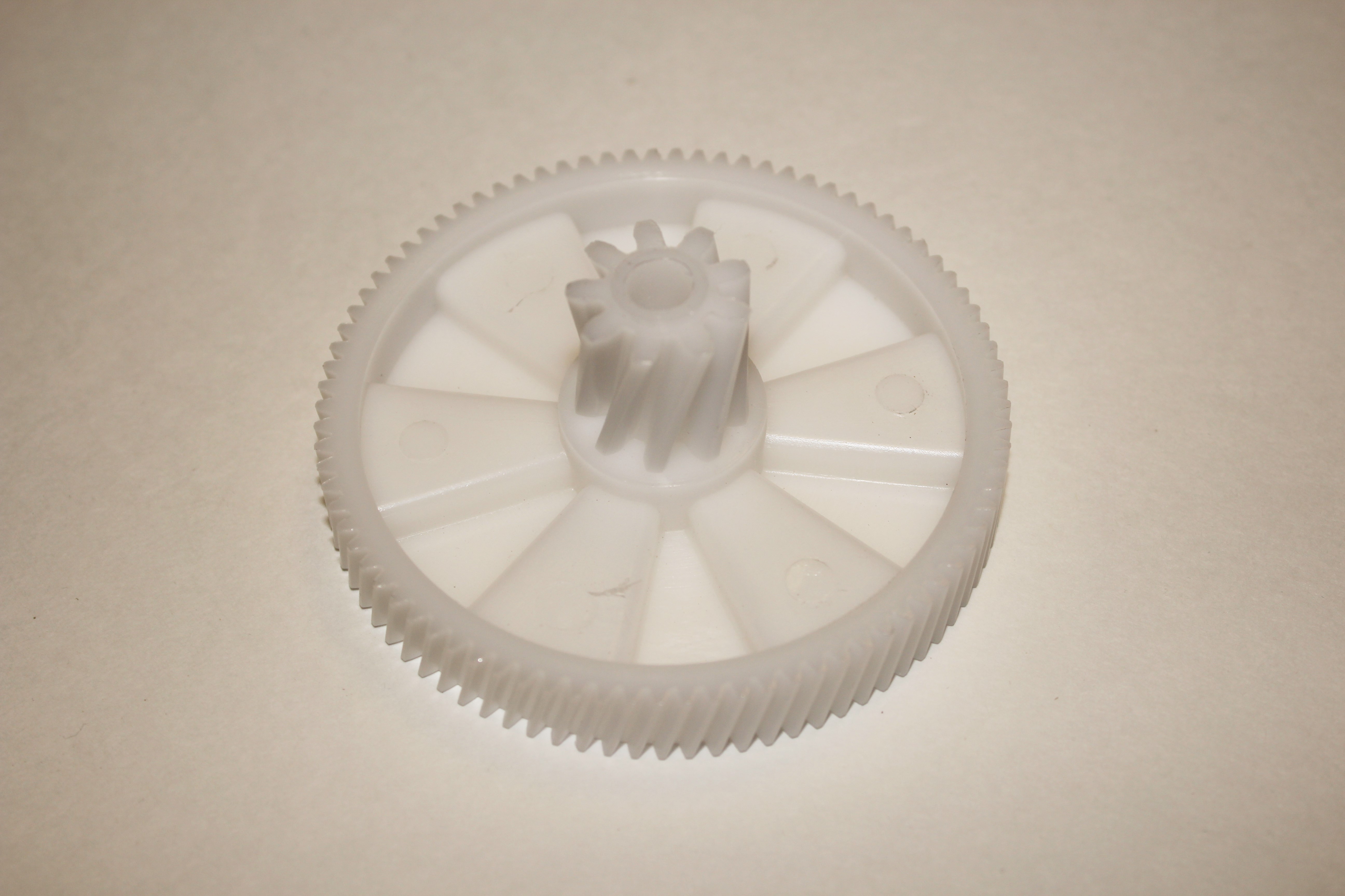 KW017 Шестерня Kenwood D82.5/20 L32.5/12