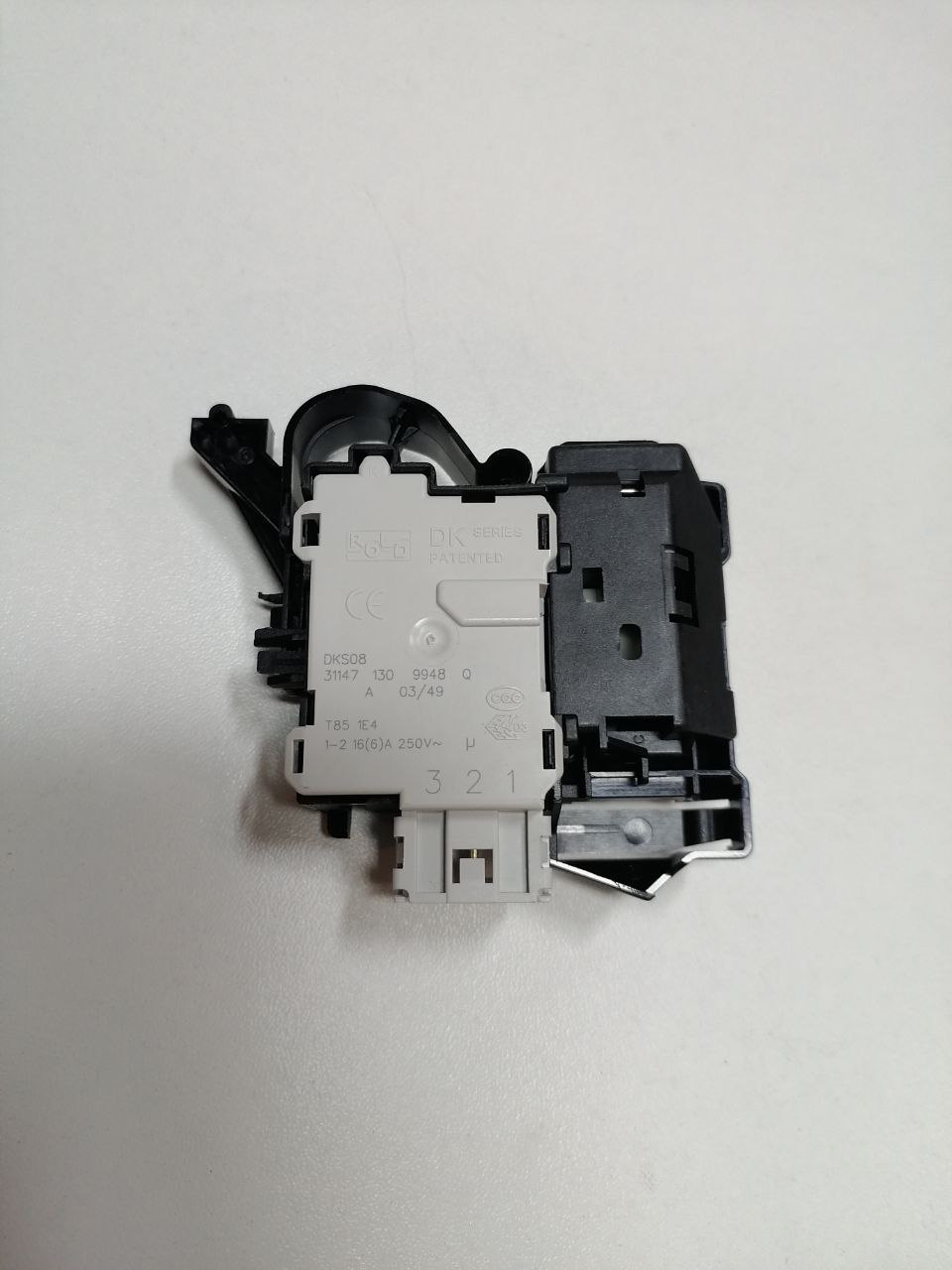 488000510057 Оригинал Блокировка люка DKS08618, DKS08624  (WHIRLPOOL) 488000510057, 488000536021, C0